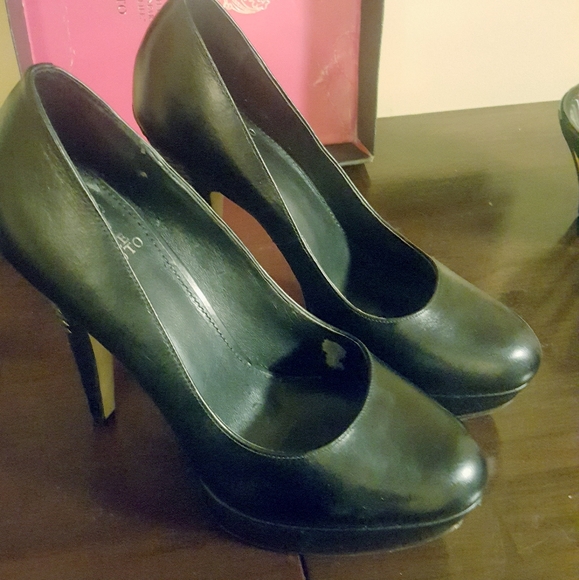 Vince Camuto elegant heels - Picture 6 of 7